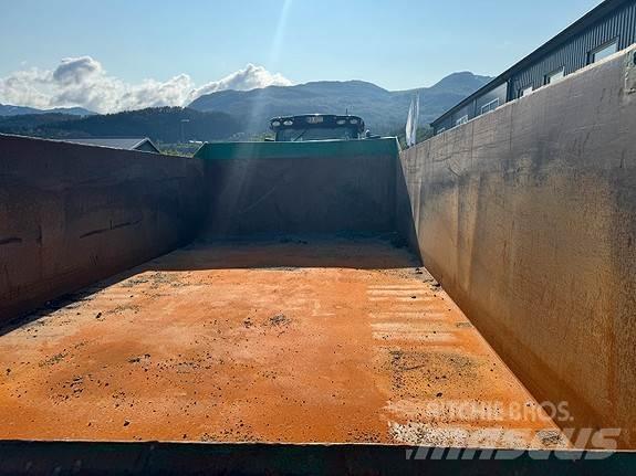 John Deere 6215R Трактори