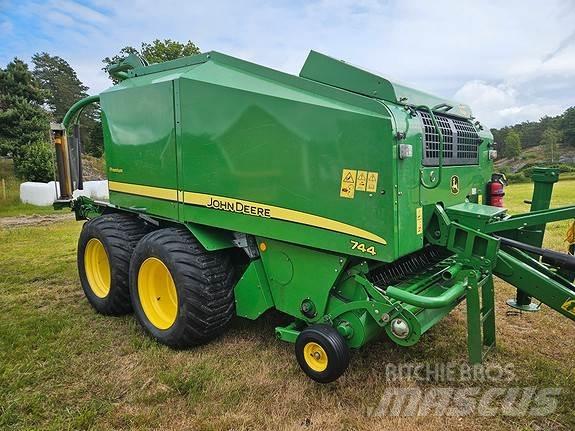 John Deere 744 Сламопреси за кръгли бали
