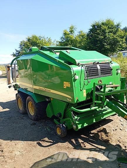 John Deere 744 Сламопреси за кръгли бали

