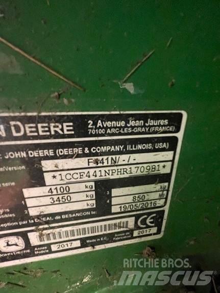 John Deere F441 Сламопреси за кръгли бали
