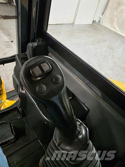 Komatsu PC26MR-3 Мини екскаватори < 7 т