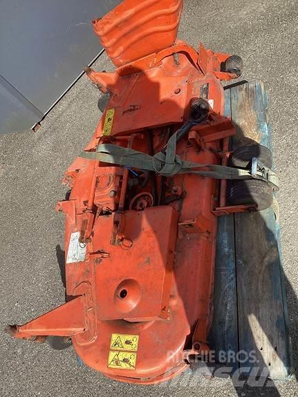 Kubota B2100 Трактори