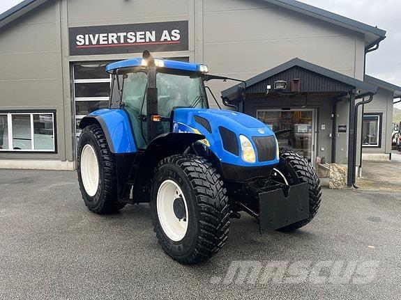 New Holland TVT190 Трактори