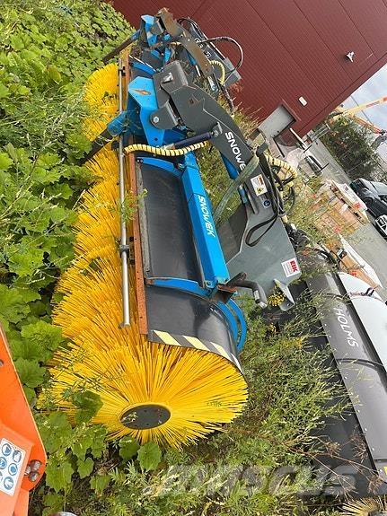 Snowek AH 330 Други пътни машини и машини за сняг