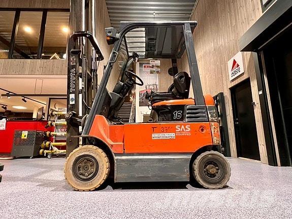 Toyota 7FBMF16 Дизелови камиони