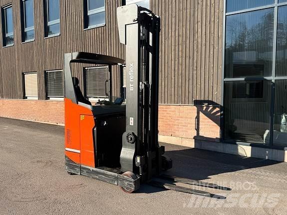 Toyota RRE140HE Дизелови камиони