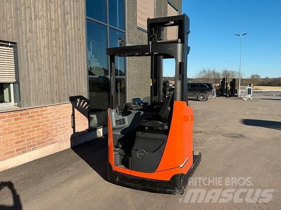 Toyota RRE140HE Дизелови камиони