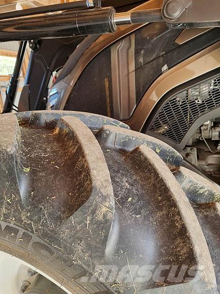 Valtra  Трактори