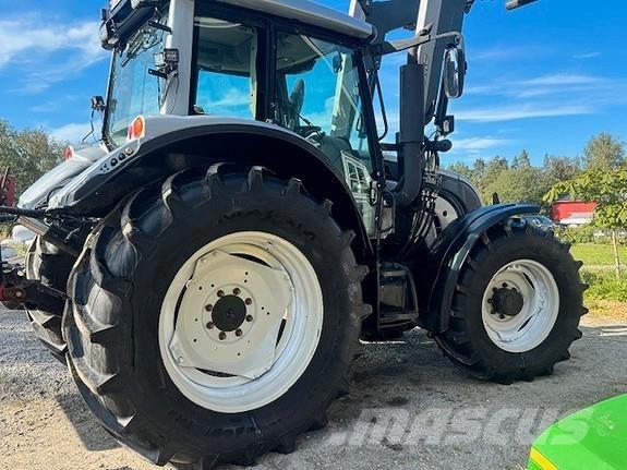 Valtra 142 Direct Трактори
