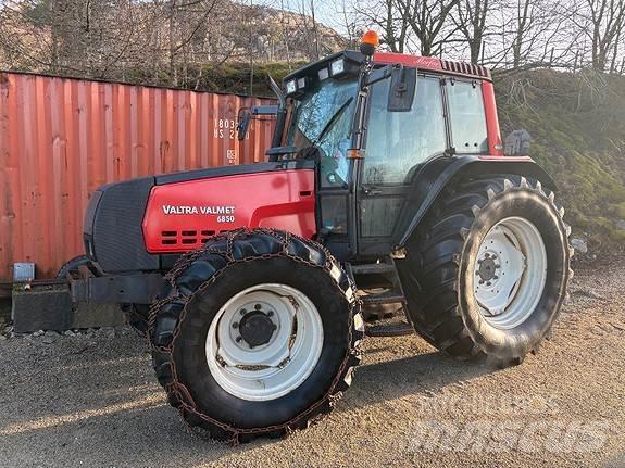 Valtra 6850 Трактори