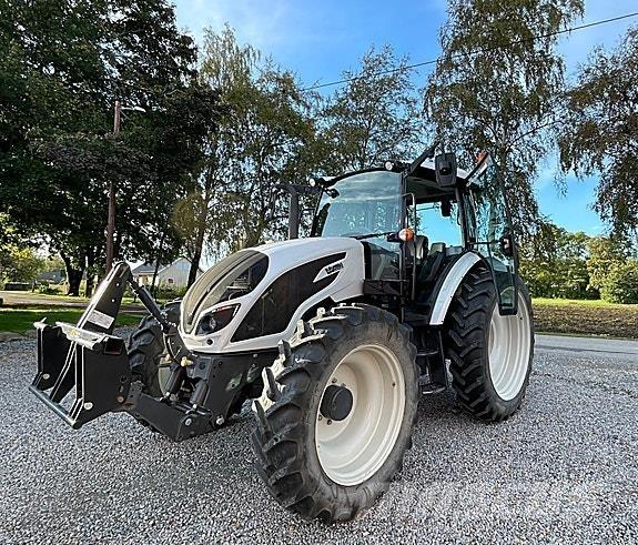 Valtra A114 Трактори