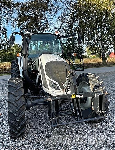 Valtra A114 Трактори
