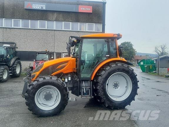 Valtra A114 Трактори