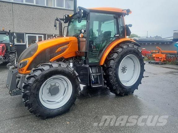 Valtra A114 Трактори