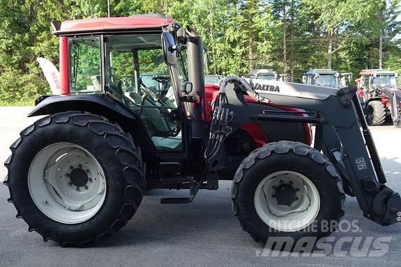 Valtra A83 Трактори