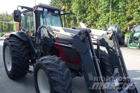 Valtra A83 Трактори