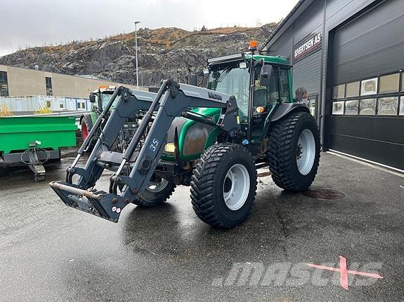 Valtra A83 Трактори