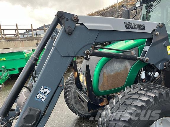 Valtra A83 Трактори