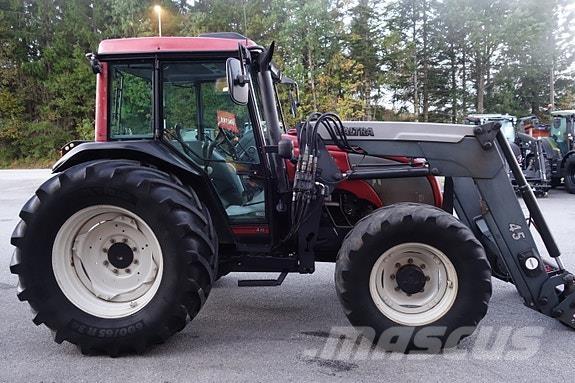 Valtra A85 Трактори
