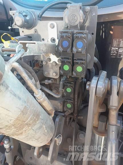 Valtra G105 Трактори