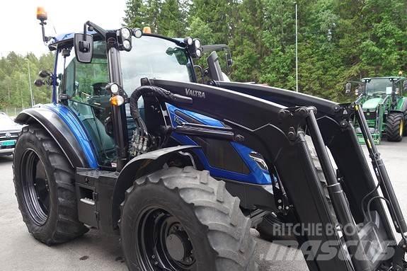 Valtra G125 Aktive Трактори