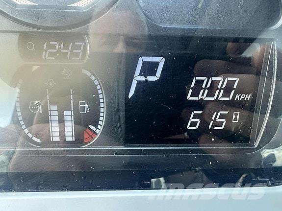 Valtra G135 Activ Трактори