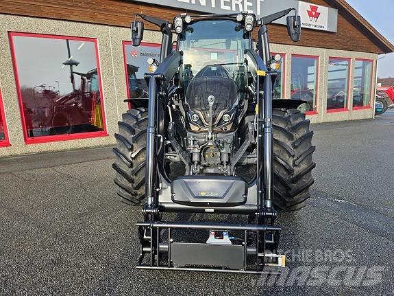 Valtra G135 Versu Трактори
