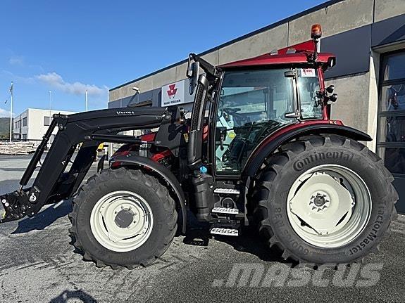 Valtra G135 Versu Трактори