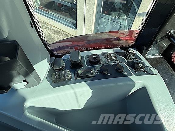 Valtra G135 Versu Трактори