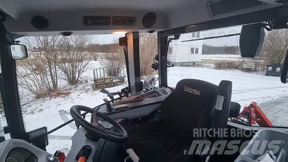 Valtra G135A Трактори