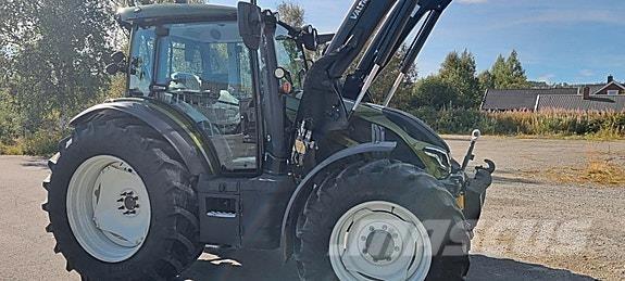 Valtra G135V Трактори
