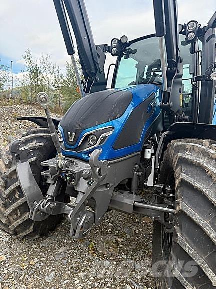 Valtra G135V Трактори