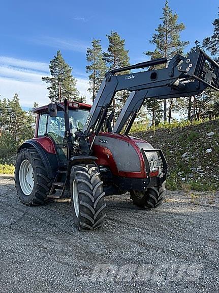 Valtra M150 Трактори