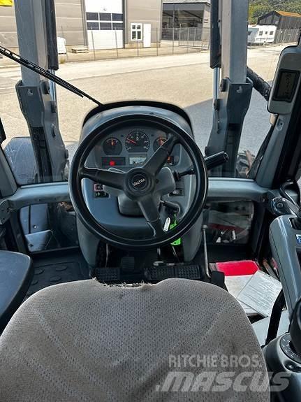 Valtra N 121 Трактори