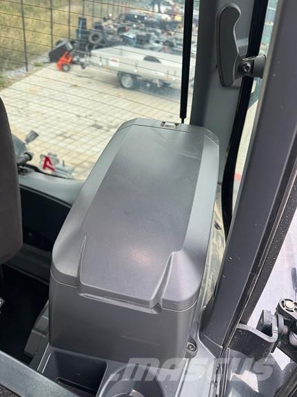 Valtra N 175 Трактори