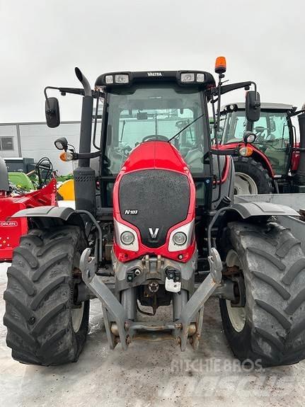 Valtra N103 Трактори