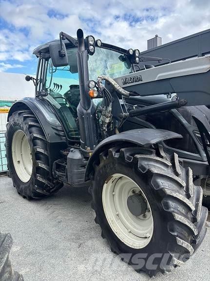Valtra N134 Active Трактори