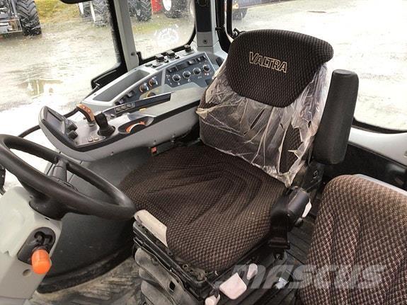 Valtra N154D Трактори