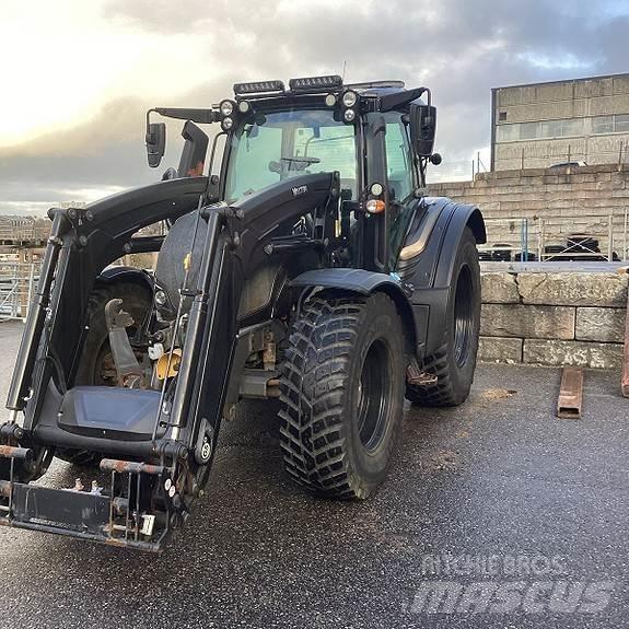Valtra N174 Трактори
