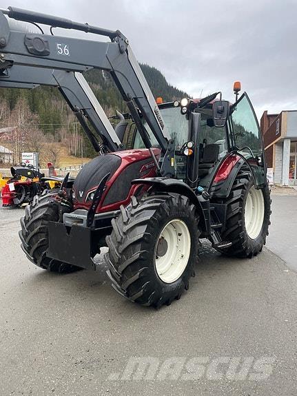 Valtra N174 Versu Трактори