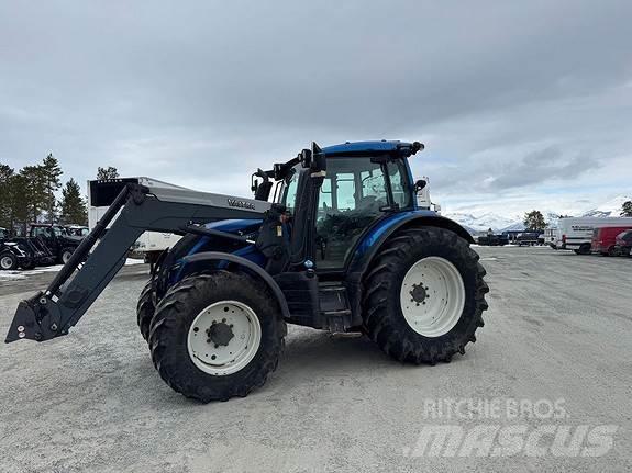 Valtra N174D Трактори