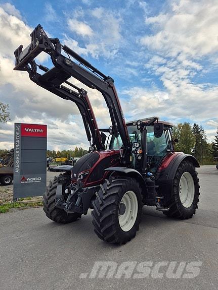 Valtra N174V Трактори