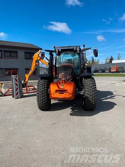 Valtra N175D Трактори