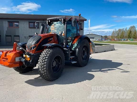 Valtra N175D Трактори