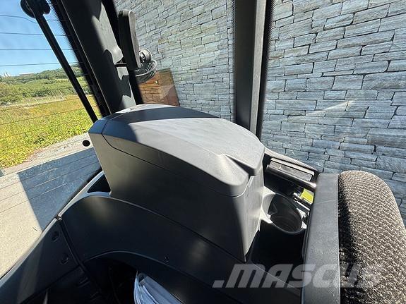 Valtra N175D Трактори