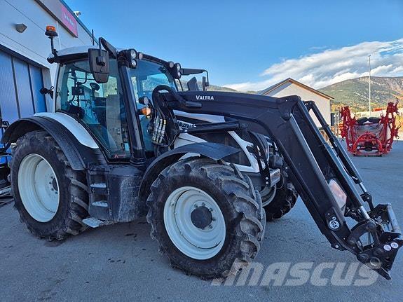 Valtra N175D. Трактори