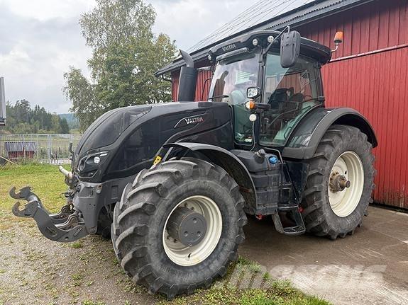 Valtra S394 Трактори