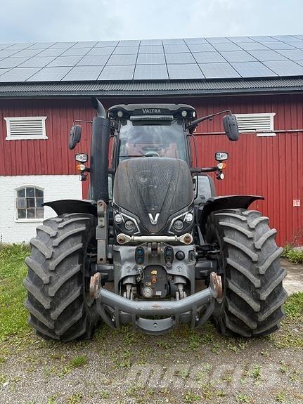 Valtra S394 Трактори