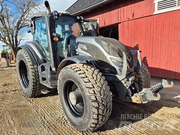 Valtra T 234 Versu Трактори