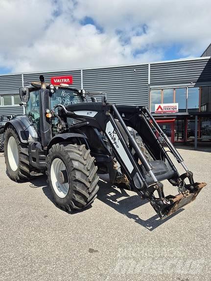 Valtra T 234 Versu Трактори